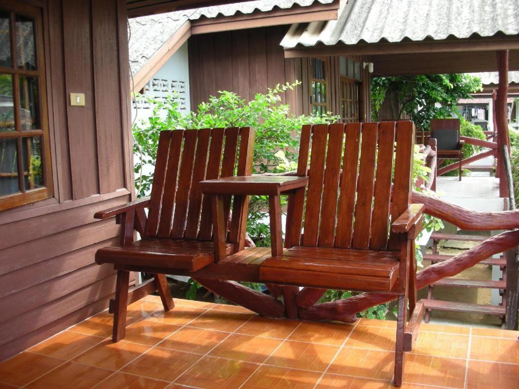 Hotell Palm Point Village Mae Nam